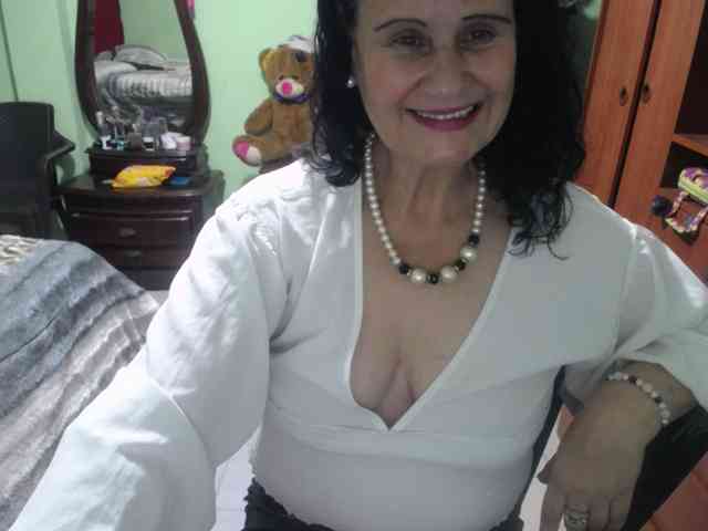 jazmin-mature webcam