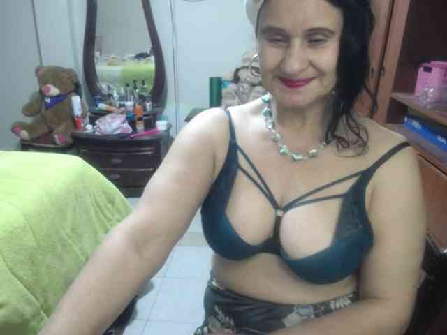 jazmin-mature webcam