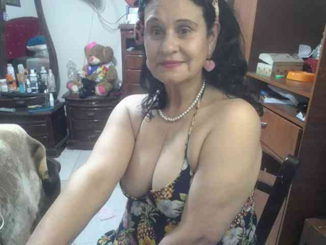 jazmin-mature webcam