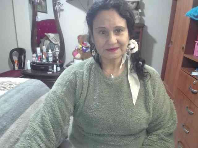 jazmin-mature webcam