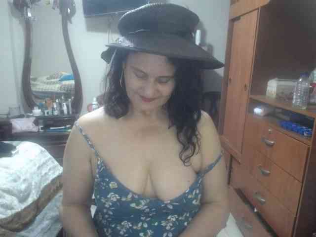 jazmin-mature webcam