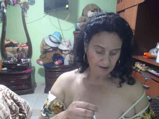 jazmin-mature webcam