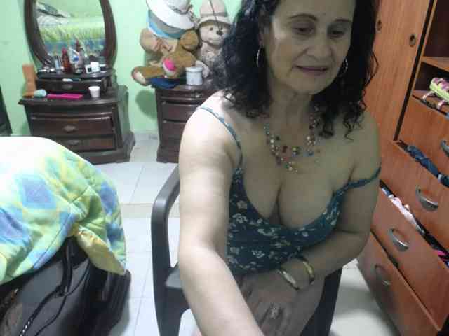 jazmin-mature webcam