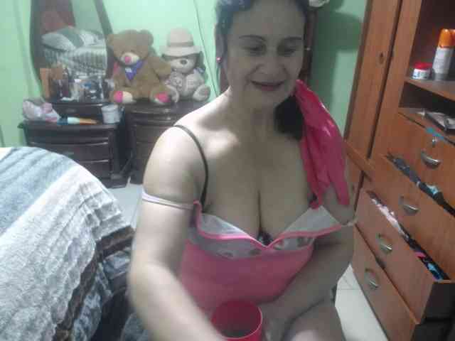 jazmin-mature webcam