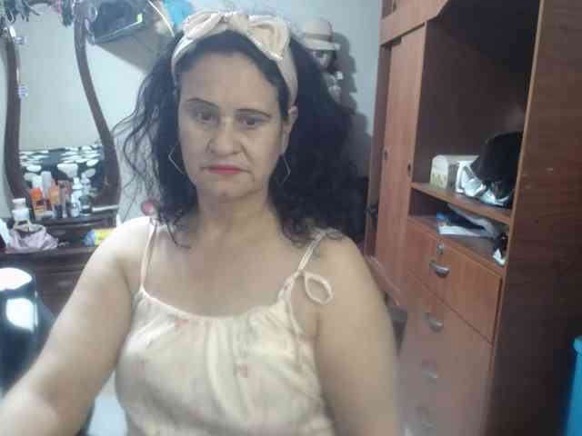 jazmin-mature webcam