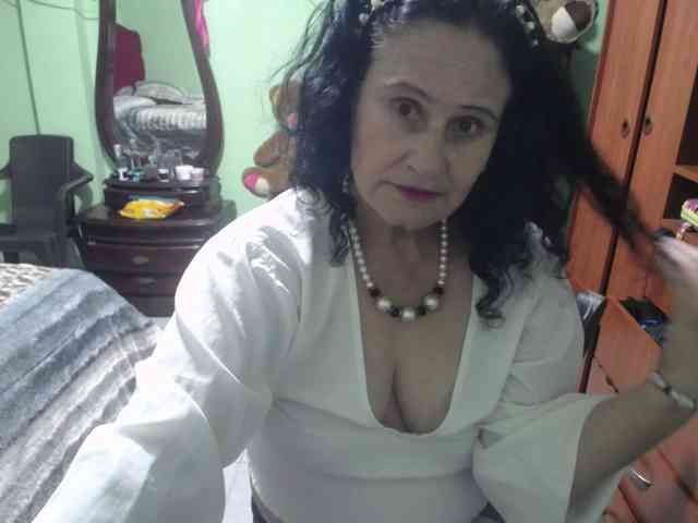 jazmin-mature webcam
