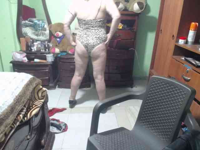 jazmin-mature webcam