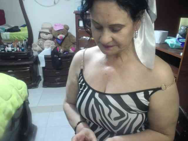 jazmin-mature jazmin-mature