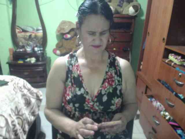 jazmin-mature webcam