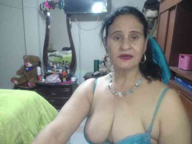 jazmin-mature webcam