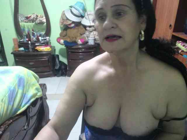jazmin-mature