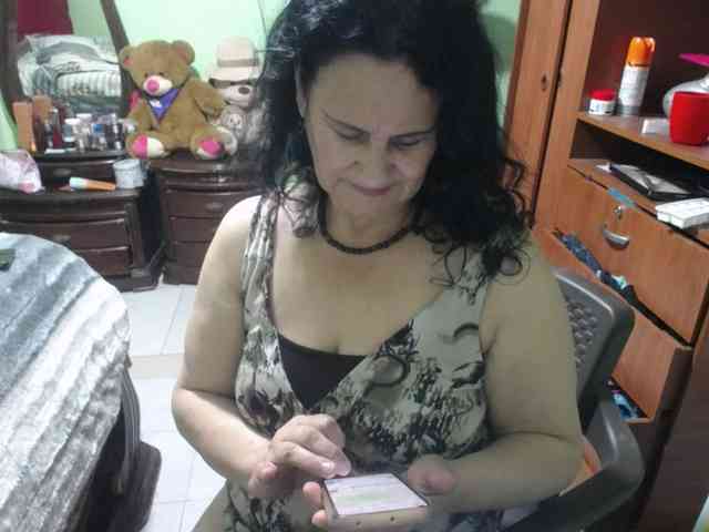 jazmin-mature webcam