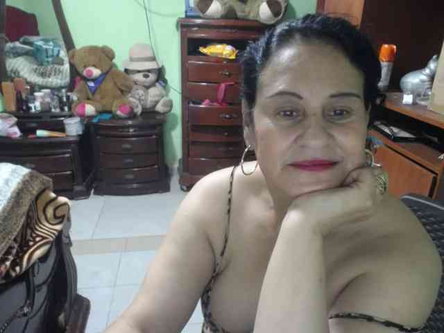jazmin-mature webcam