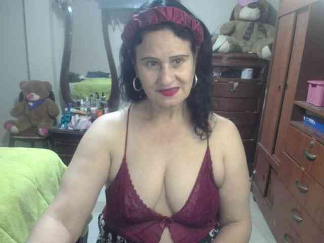 jazmin-mature webcam