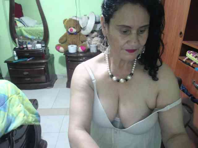 jazmin-mature webcam