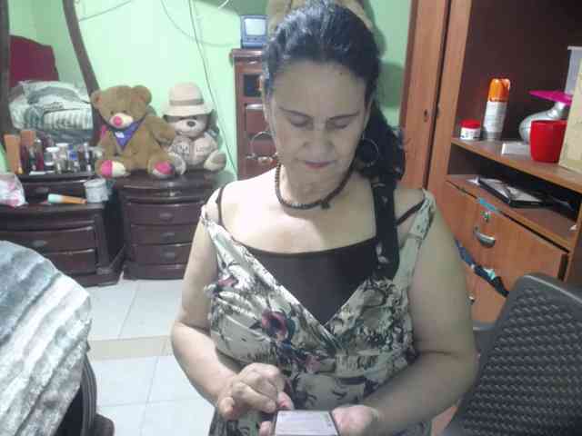 jazmin-mature webcam
