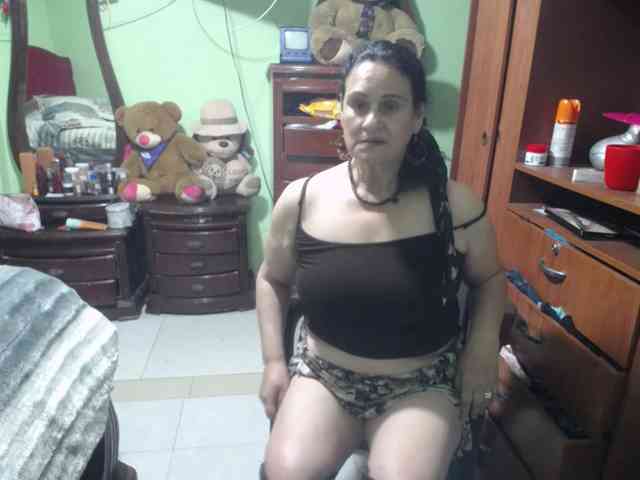jazmin-mature webcam