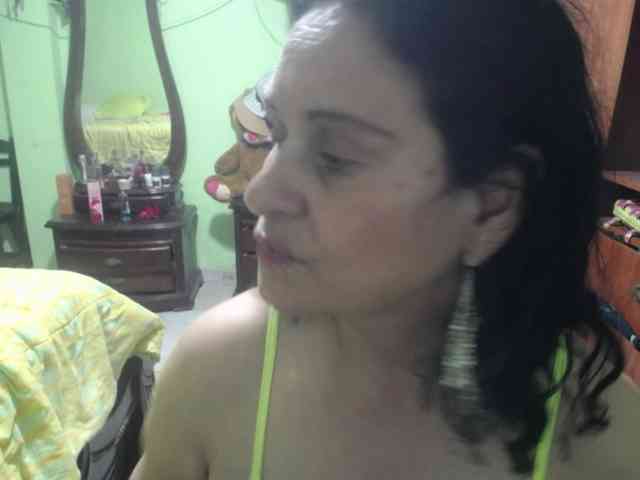 jazmin-mature