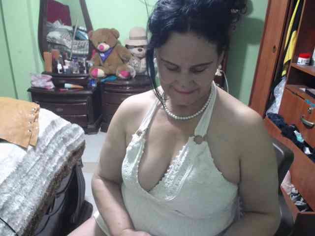 jazmin-mature webcam