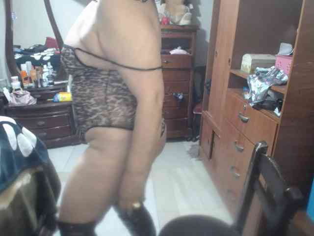 jazmin-mature webcam