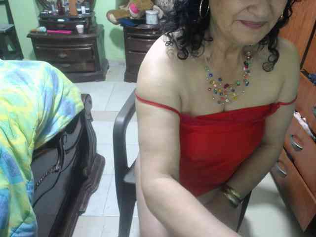 jazmin-mature webcam