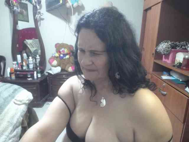 jazmin-mature webcam