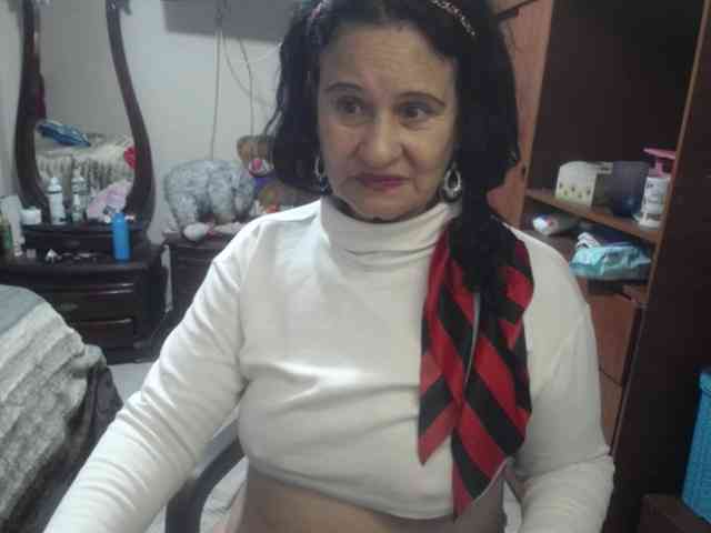 jazmin-mature webcam