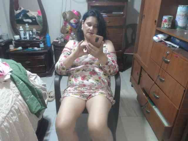 jazmin-mature webcam