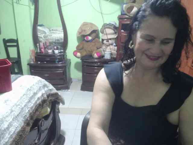 jazmin-mature webcam