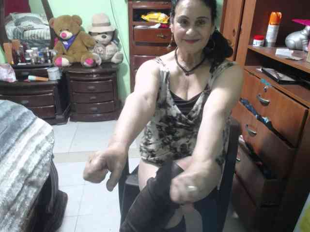 jazmin-mature webcam