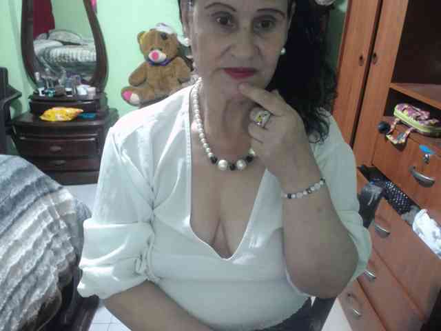 jazmin-mature webcam