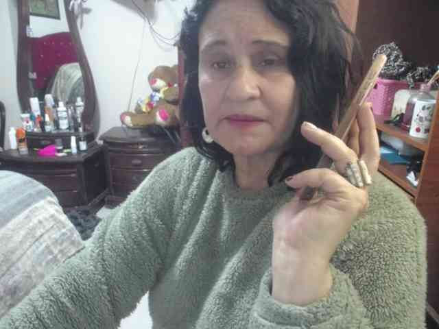 jazmin-mature webcam