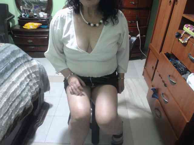 jazmin-mature webcam