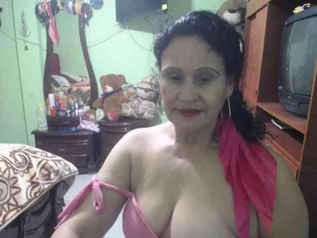 jazmin-mature