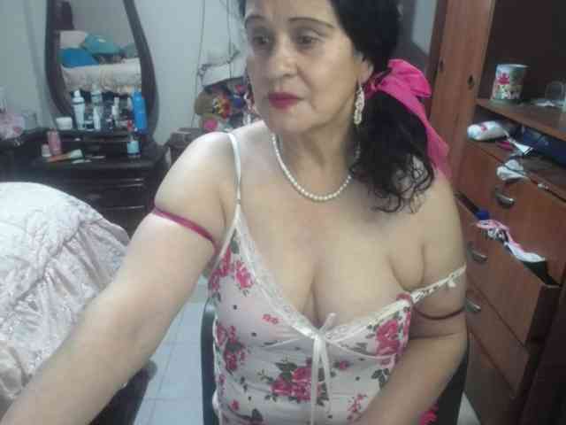 jazmin-mature webcam