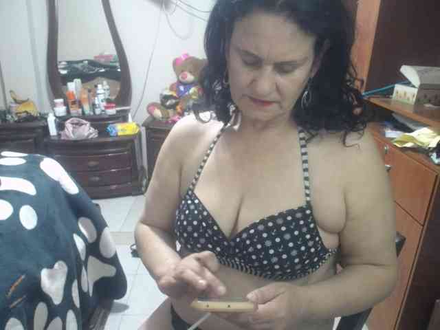 jazmin-mature webcam