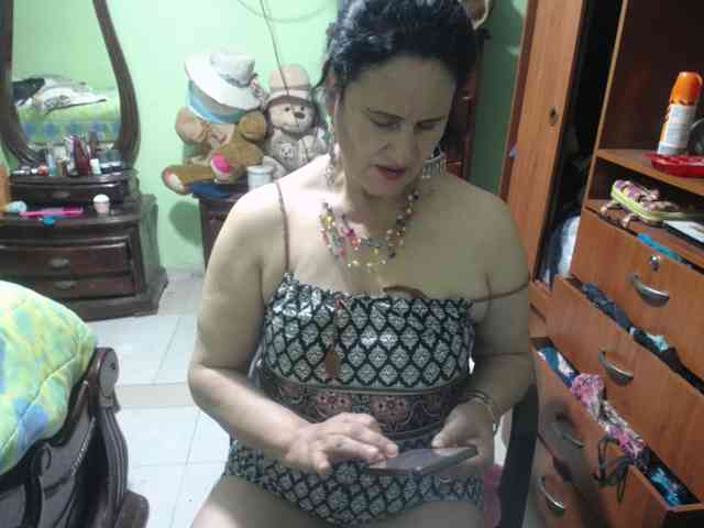 jazmin-mature webcam