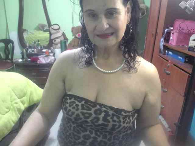 jazmin-mature webcam