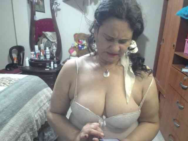 jazmin-mature webcam