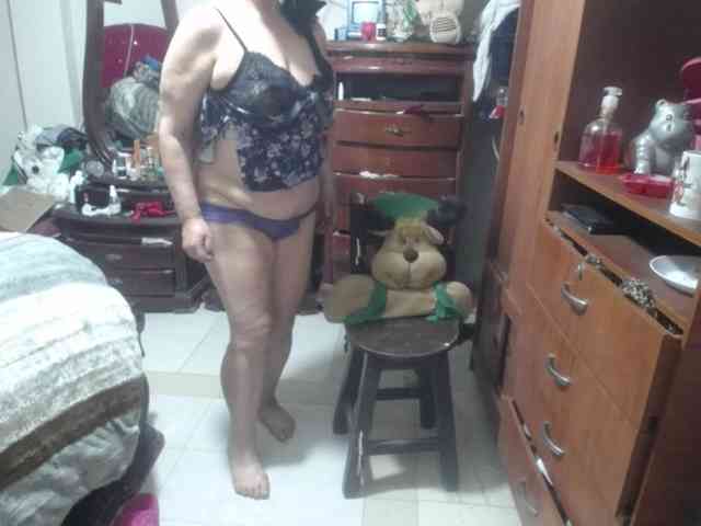 jazmin-mature webcam