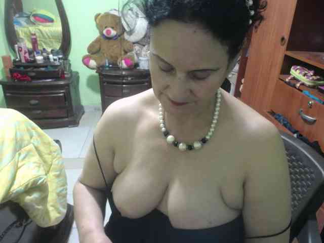 jazmin-mature webcam