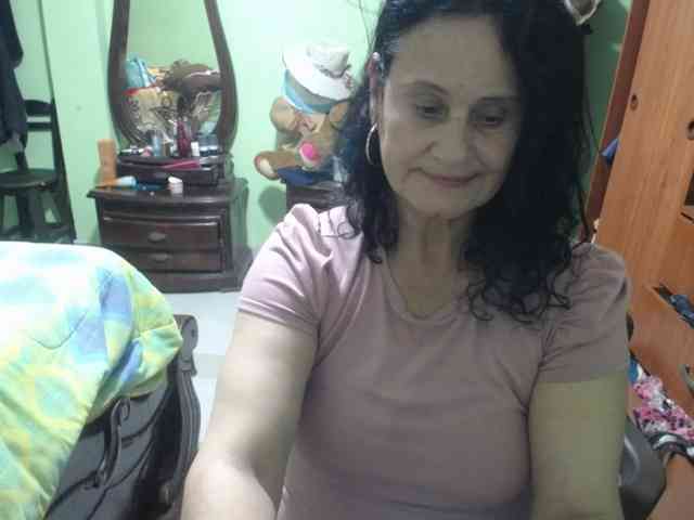 jazmin-mature webcam