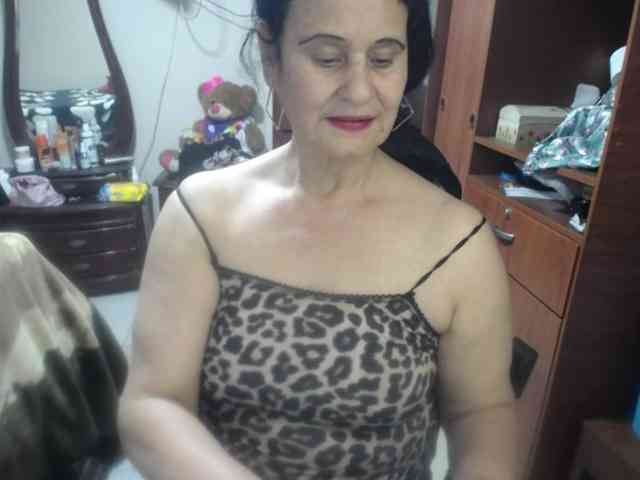 jazmin-mature webcam