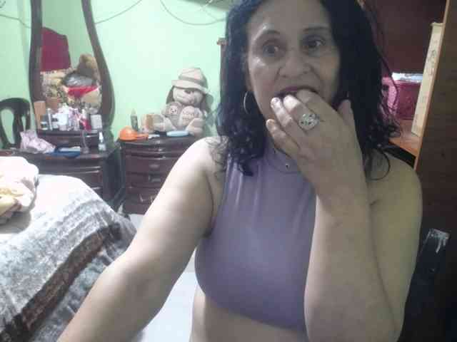 jazmin-mature