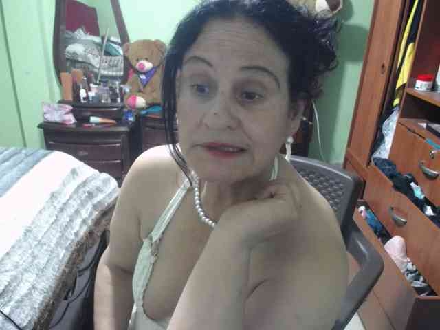 jazmin-mature webcam