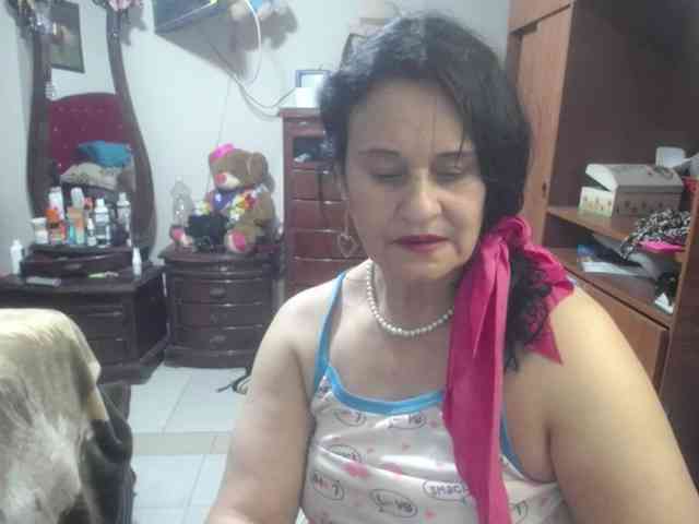 jazmin-mature webcam