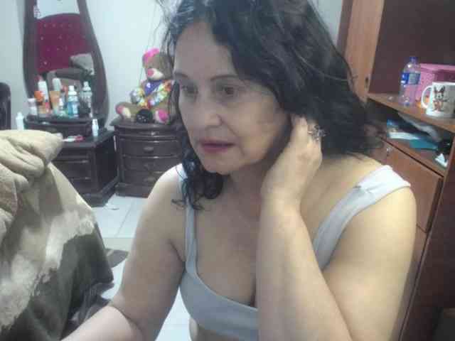 jazmin-mature webcam