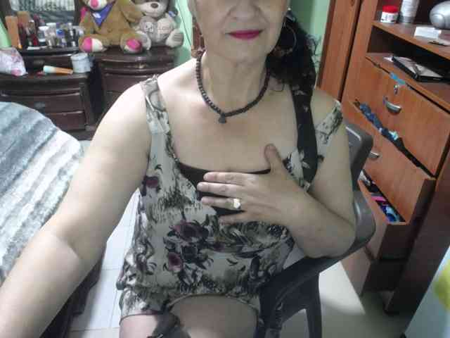 jazmin-mature webcam