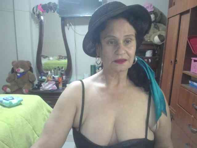 jazmin-mature webcam