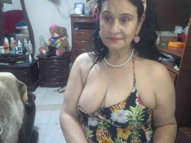 jazmin-mature webcam